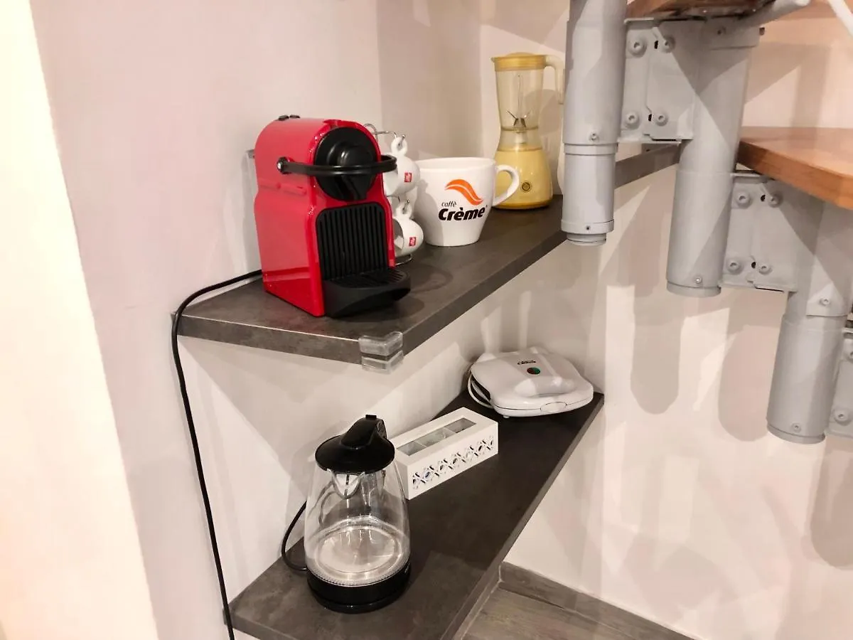 Stazione Bari Centrale - Appartamento Moderno - Netflix & Amazon Prime Video 0*,  İtalya