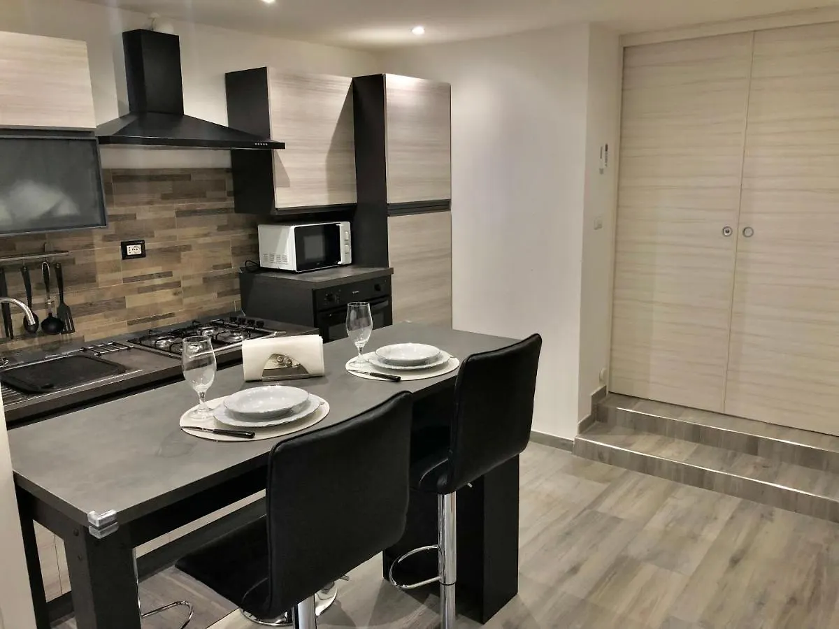 Stazione Bari Centrale - Appartamento Moderno - Netflix & Amazon Prime Video 0*,  İtalya